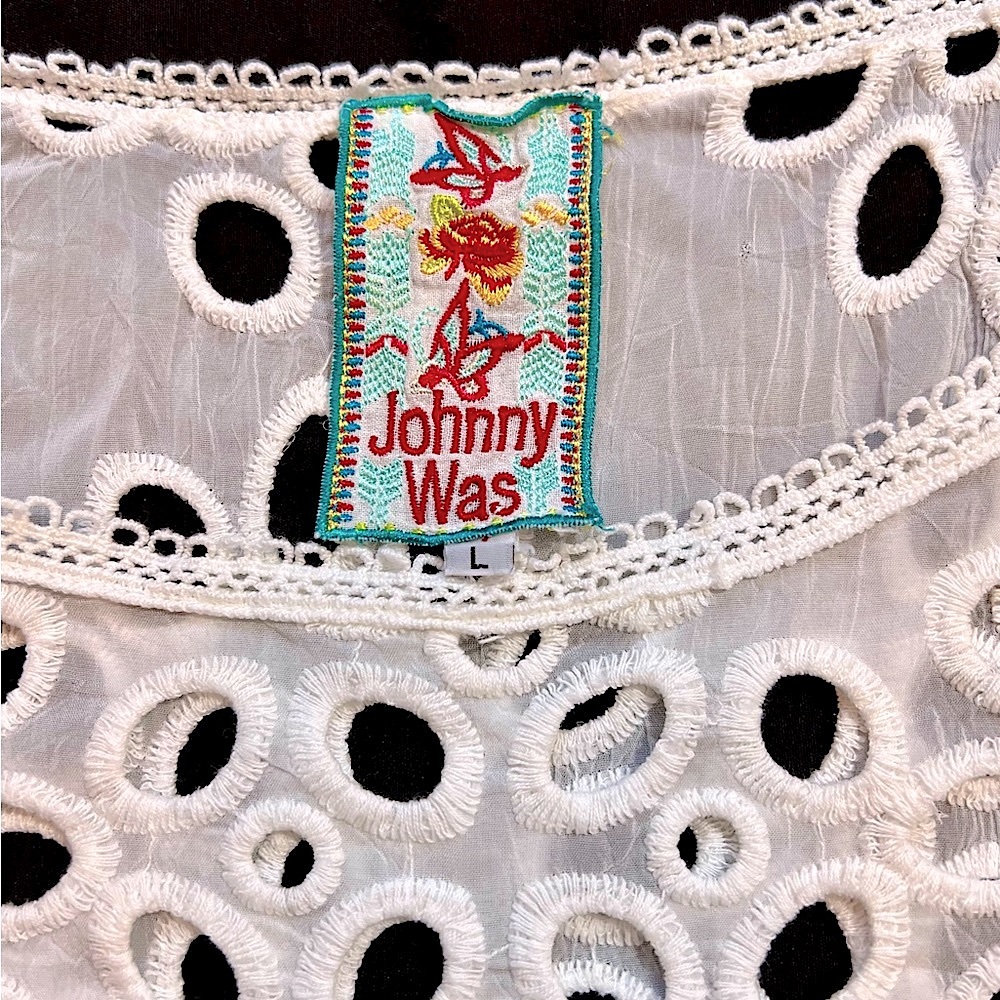Johnny Was crochet lightweight blouse with beautiful details Size Large like new